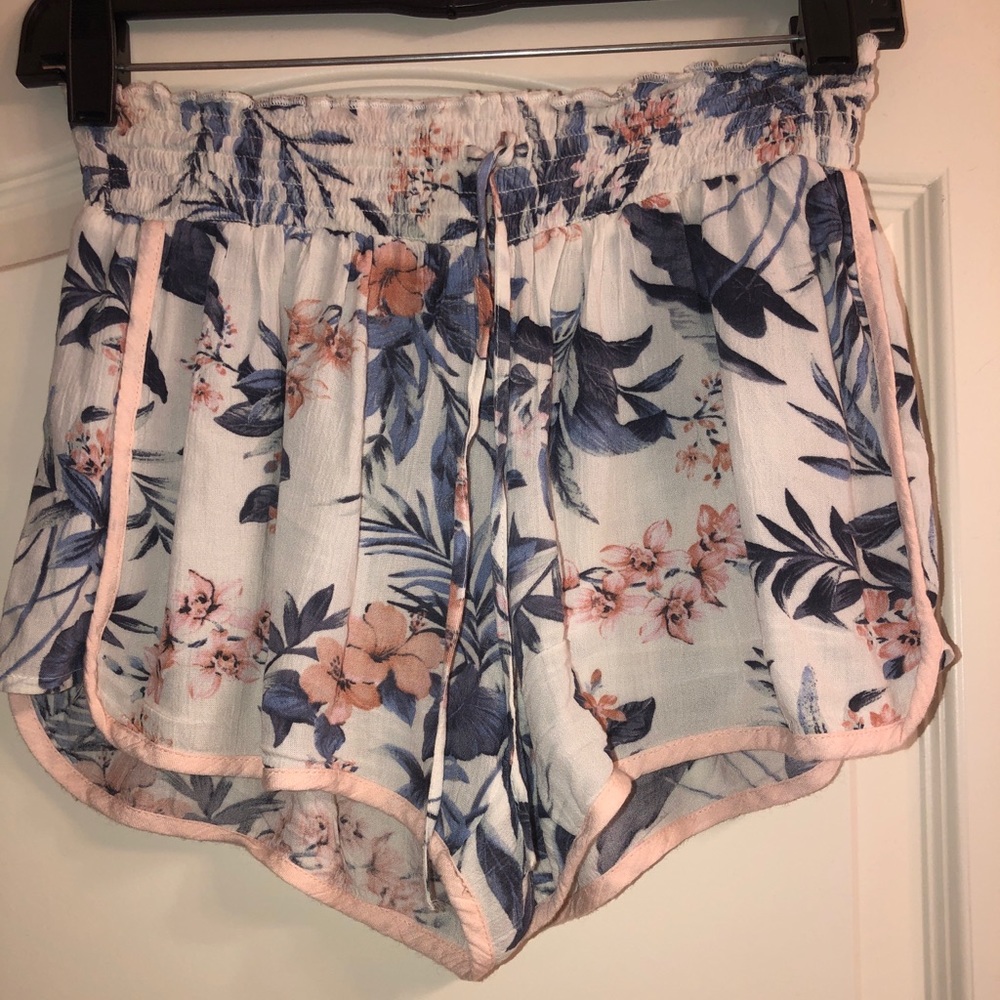 American Eagle Outfitters Loose High WaistedShorts